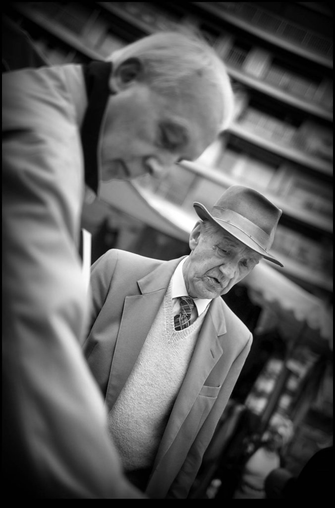 homme-aligre-chapeau.jpg
